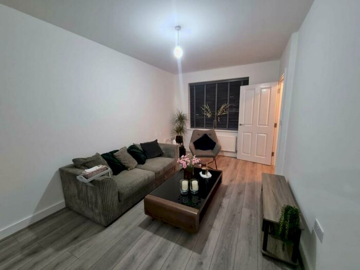 3 Bedroom House To Rent In Latham Street, L5