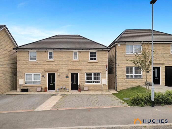 3 Bedroom Semi-detached House For Sale In White Hart Road, Penistone, S36