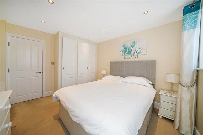 1 Bedroom Block Of Apartments For Sale In Basnett Road, SW11