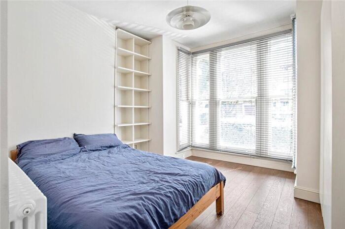 2 Bedroom Apartment To Rent In Brownswood Road, London, N4