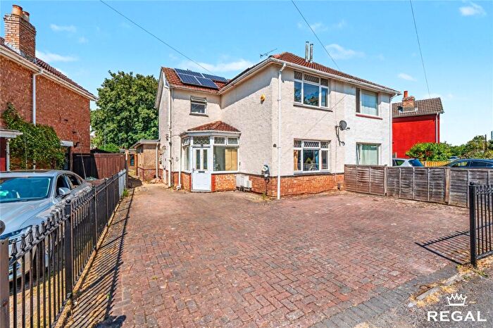 4 Bedroom Semi-Detached House For Sale In Cherbourg Road, Eastleigh, SO50