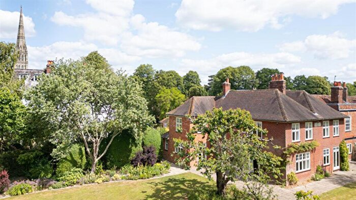 5 Bedroom House To Rent In De Vaux Place, Salisbury, SP1