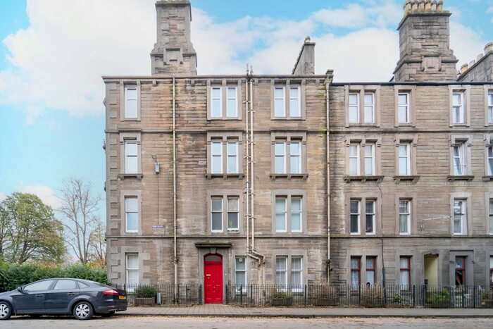 2 Bedroom Flat To Rent In Park Avenue, Dundee, DD4