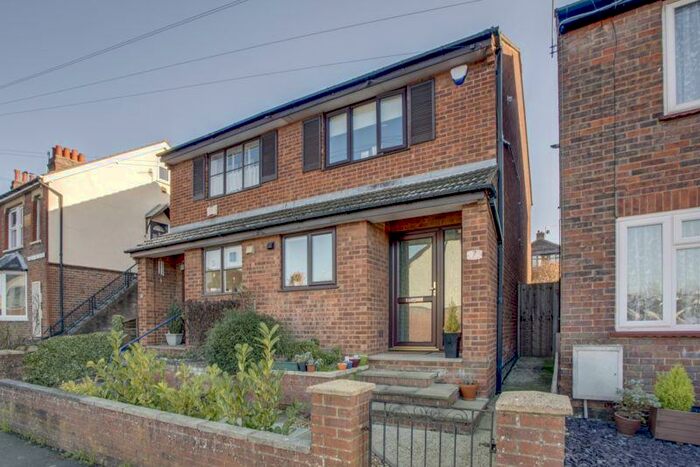 2 Bedroom Semi-Detached House To Rent In Brockhurst Road, Chesham - Two Bed Semi-Detached, HP5