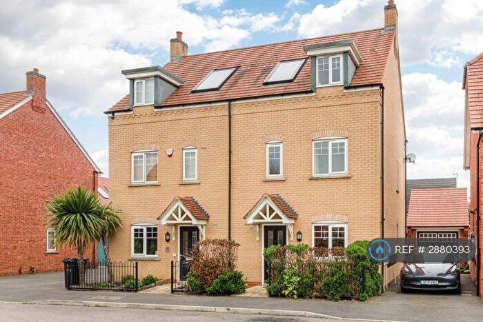 4 Bedroom Semi-Detached House To Rent In Maxwell Crescent, Northampton, NN5