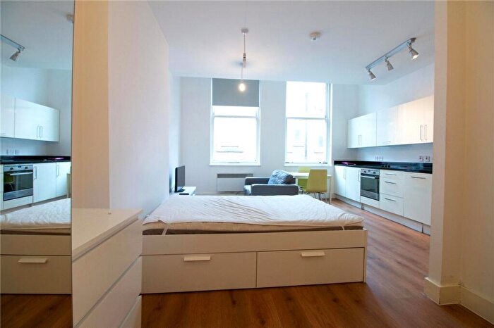 Flat For Sale In Town Hall, Bexley Square, Salford, Manchester, M3