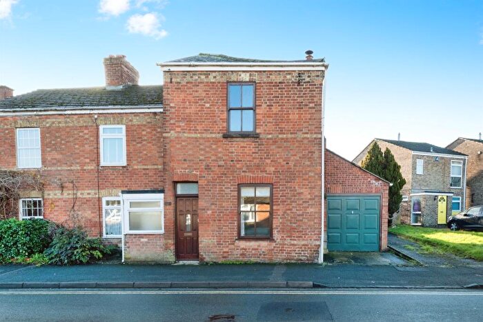 2 Bedroom End Of Terrace House For Sale In Blake Road, Bicester, OX26