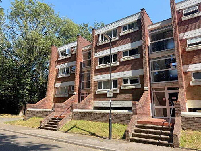 1 Bedroom Flat For Sale In Silverdale Road, Southampton, SO15