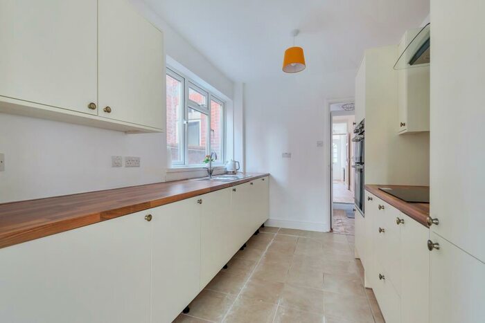 3 Bedroom Terraced House To Rent In Swainstone Road, Reading, RG2