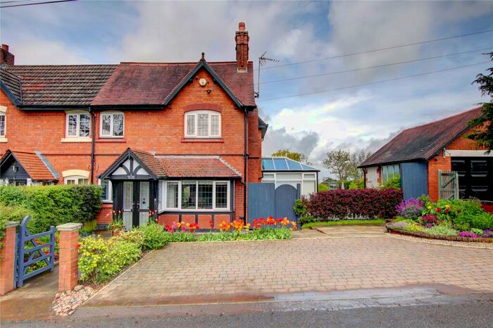 3 Bedroom Semi-Detached House For Sale In Yew Tree Lane, Frankley, Birmingham, Worcestershire, B32