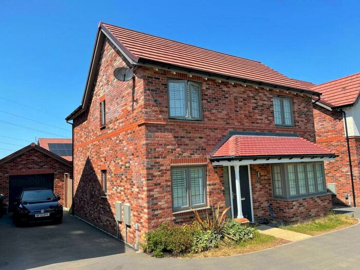 4 Bedroom Detached House To Rent In Muirhead Close, Warwick, CV34