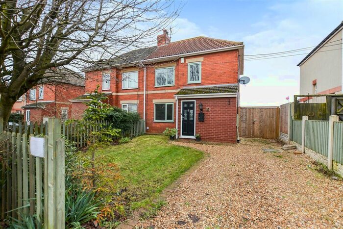3 Bedroom Semi-Detached House For Sale In Thealby Lane, Thealby, Scunthorpe, DN15