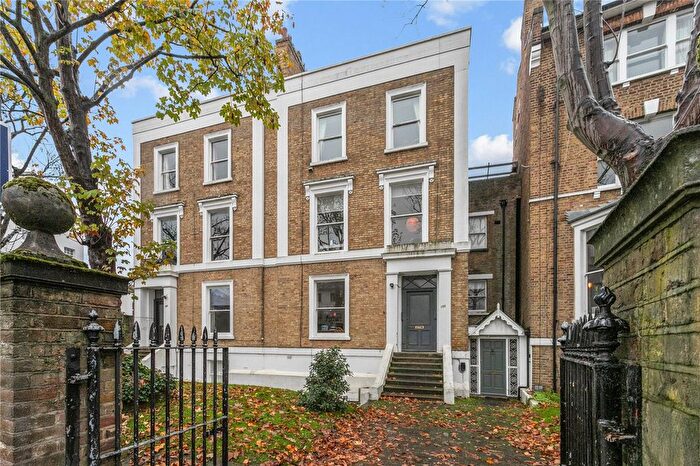 3 Bedroom Flat For Sale In Albion Road, London, N16