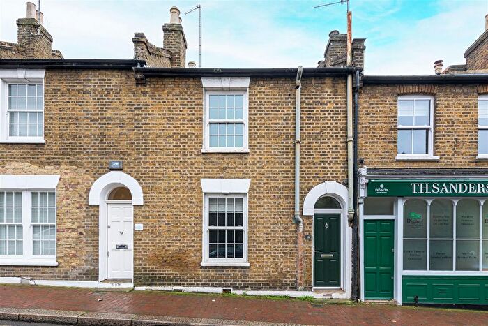 2 Bedroom Property To Rent In Medfield Street, London, SW15