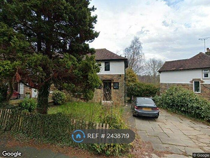 3 Bedroom Semi-Detached House To Rent In Bradford, Bradford, BD8