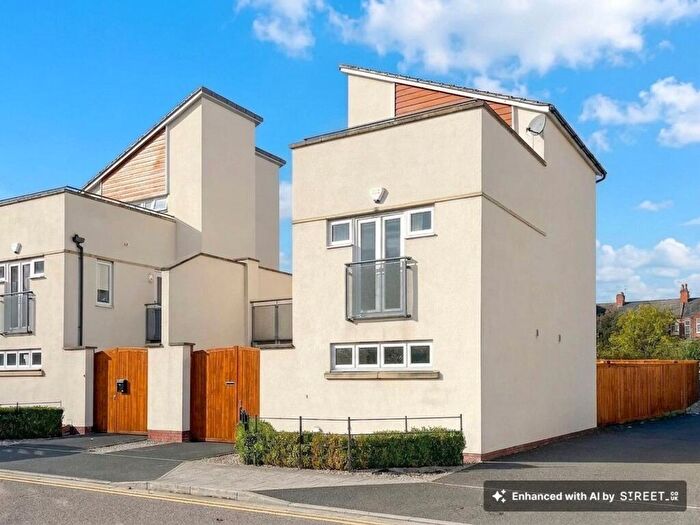 3 Bedroom Detached House To Rent In Watkin Road, Leicester, LE2