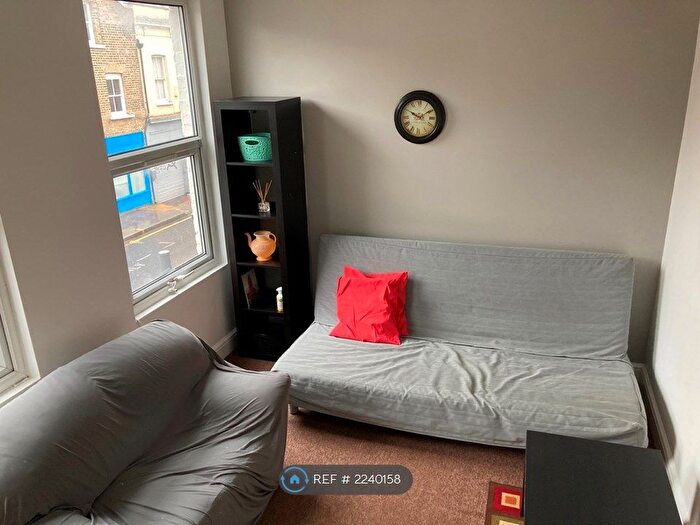 1 Bedroom Flat To Rent In Ford Close, London, E3