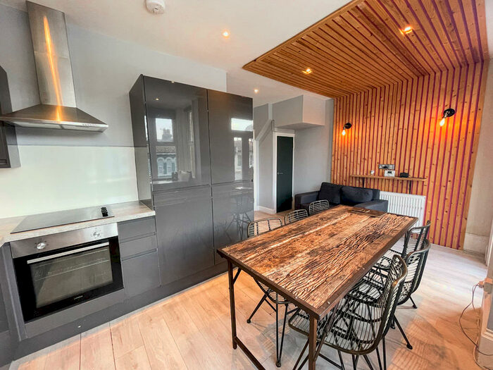 6 Bedroom Semi-Detached House To Rent In Eastern Road, Brighton, BN2