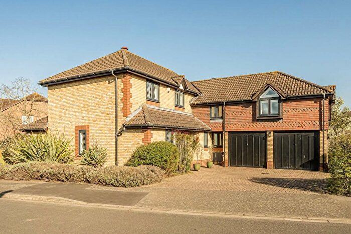 3 Bedroom Detached House To Rent In Rivermead, East Molesey, KT8