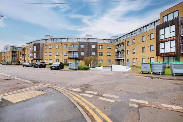 1 Bedroom Flat To Rent In Smeaton Court, Hertford, SG13