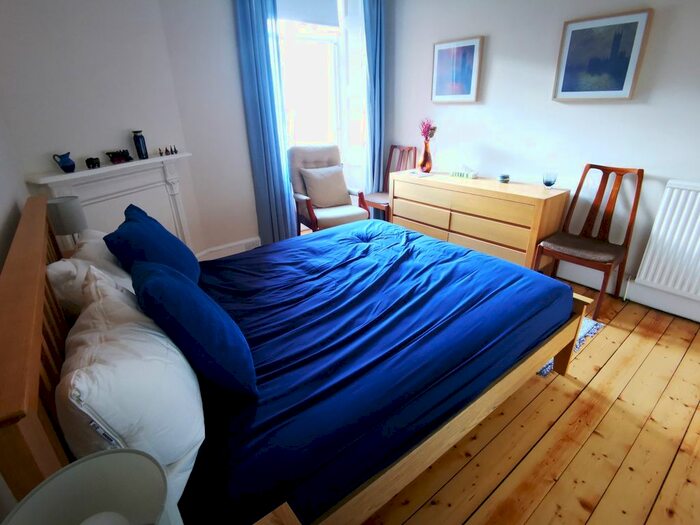 3 Bedroom Flat To Rent In Merchiston Crescent, Edinburgh, EH10