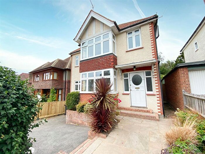 4 Bedroom Detached House To Rent In Plemont Gardens, Bexhill-On-Sea, TN39