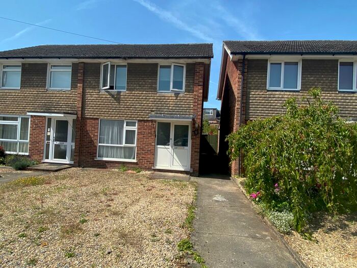 4 Bedroom Semi-Detached House To Rent In Norton Close, Headington, OX3