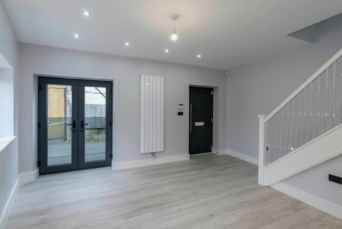 1 Bedroom End Of Terrace House To Rent In High Street, Dorking, RH4