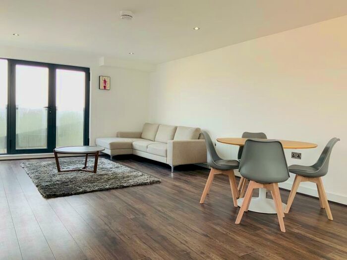 2 Bedroom Apartment To Rent In Madison House, Gooch Street, B5