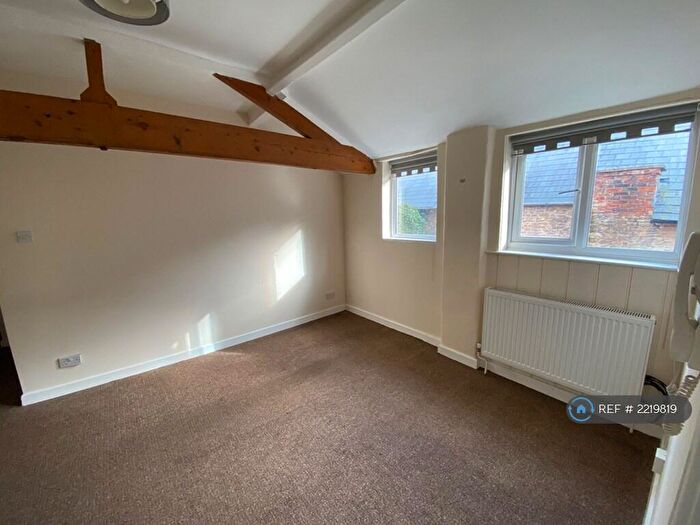 1 Bedroom Flat To Rent In High Street, Chipping Norton, OX7