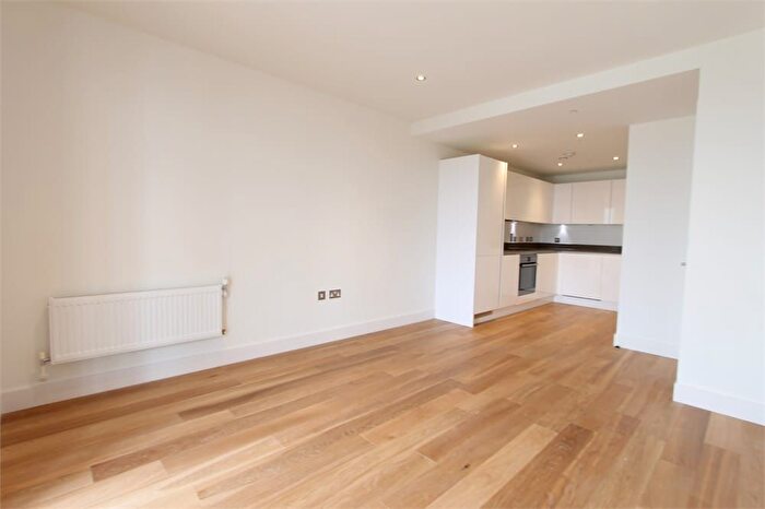 2 Bedroom Flat To Rent In Cribb Lodge, Love Lane, London, SE18