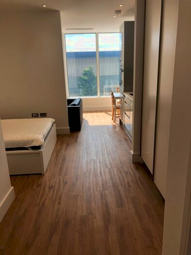Studio To Rent In Westgate House, London, W5