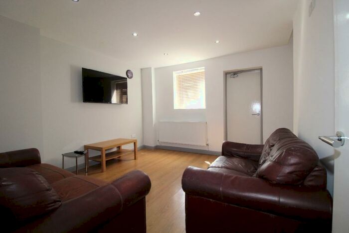 4 Bedroom Terraced House To Rent In St Stephens Road, Preston, Lancashire, PR1