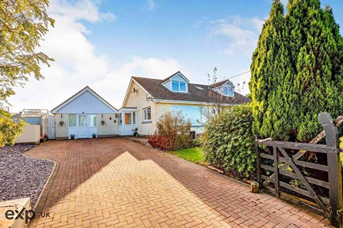 4 Bedroom Bungalow For Sale In Mydroilyn, Lampeter, SA48