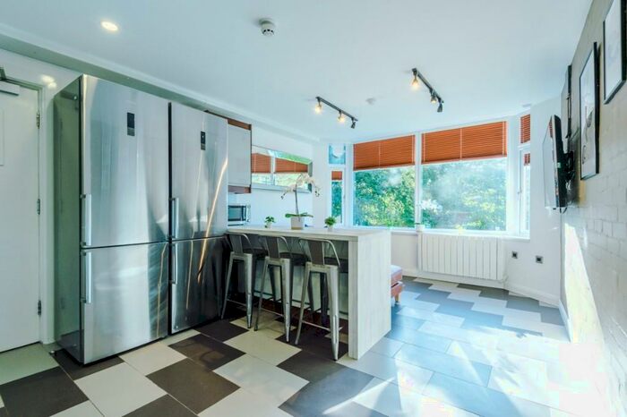 5 Bedroom Block Of Apartments To Rent In Eskdale Terrace, Newcastle Upon Tyne, NE2