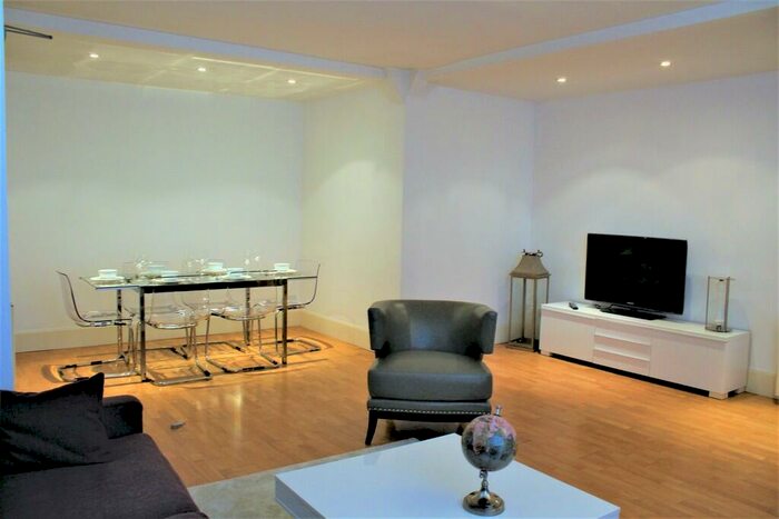 2 Bedroom Apartment To Rent In Dingley Road, Clerkenwell, London, EC1V