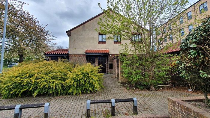 2 Bedroom Flat To Rent In The Briars, Harlow, CM18