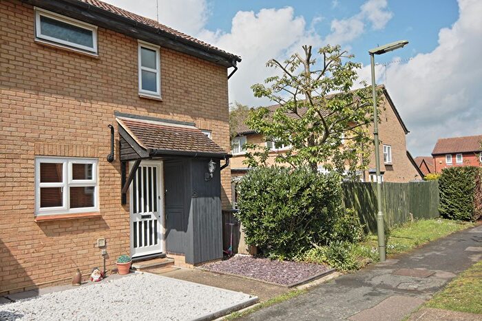 2 Bedroom Flat To Rent In Watermead, Woking, GU21