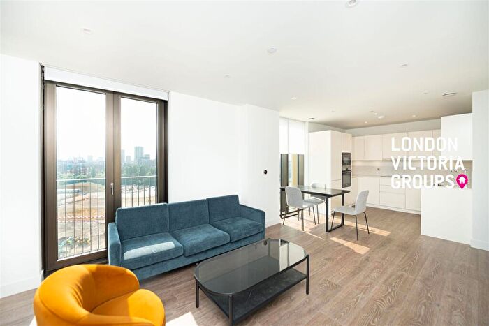 2 Bedroom Apartment To Rent In Menara Point, Affinity View, West Ham, E16