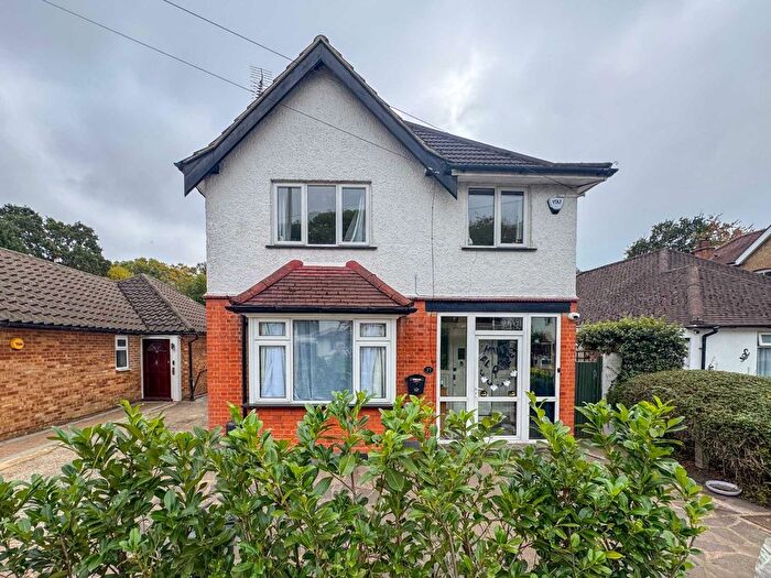 3 Bedroom Detached House For Sale In Elm Avenue, Ruislip, HA4