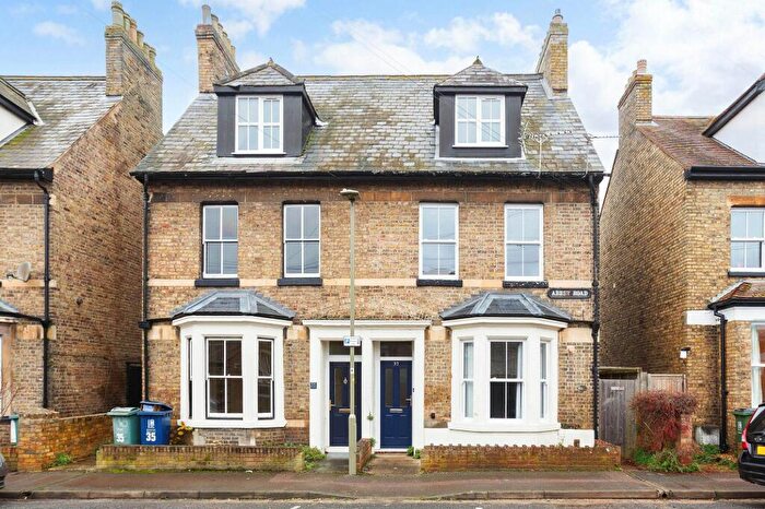 2 Bedroom Apartment To Rent In , OX2