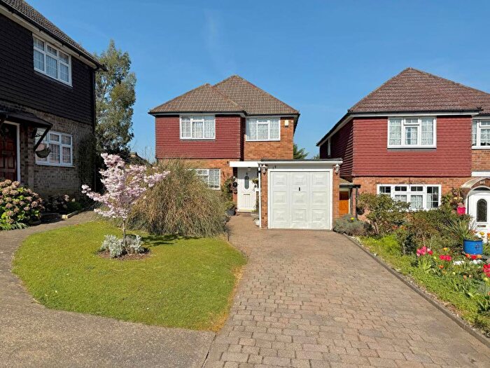 4 Bedroom Detached House For Sale In Sutherland Place, Luton, LU1