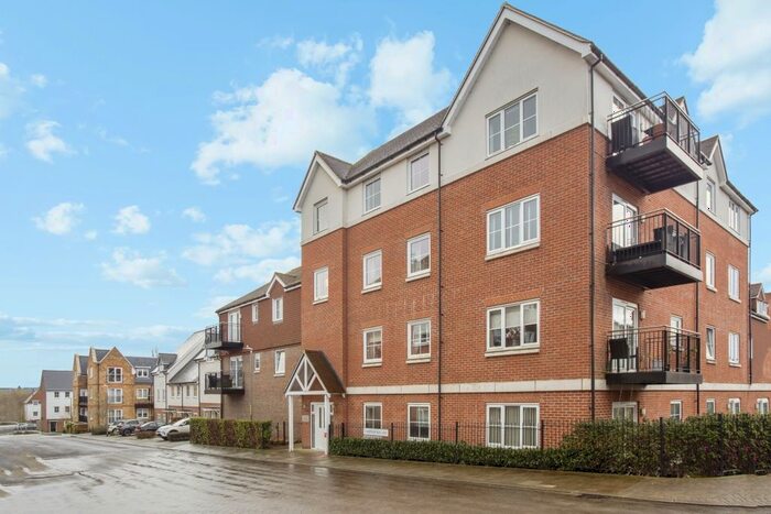 2 Bedroom Flat To Rent In Campion Square, Dunton Green, Sevenoaks, TN14