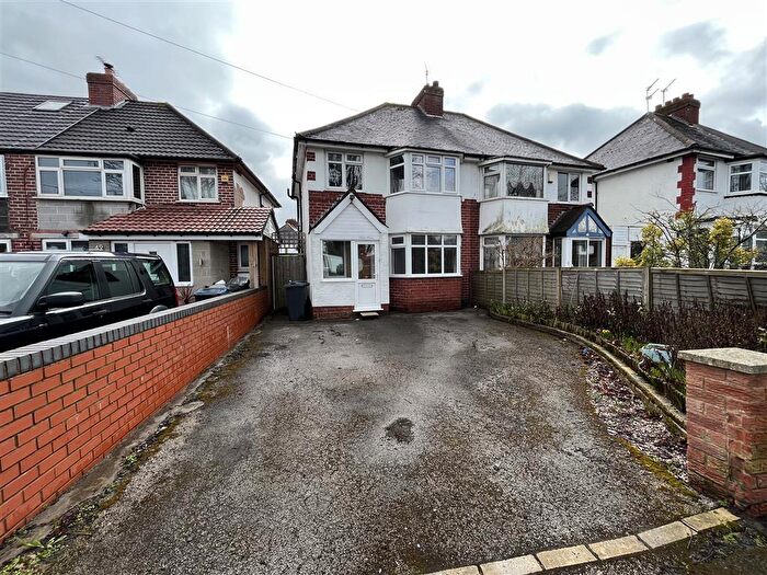 3 Bedroom Semi-Detached House To Rent In Horse Shoes Lane, Birmingham, B26