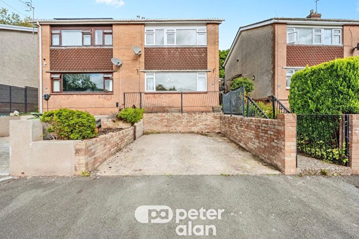 3 Bedroom Semi Detached House For Sale In Lodgewood Estate, Pontypool, NP4