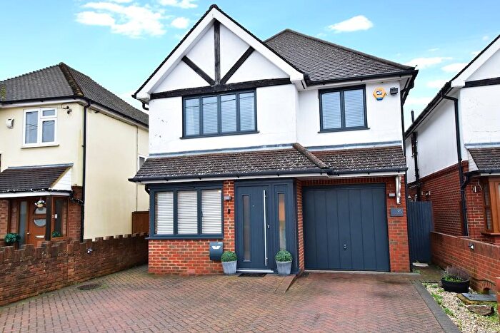 4 Bedroom Detached House To Rent In Swallow Street, Iver, SL0