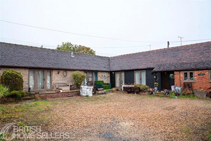 2 Bedroom Garage / Parking For Sale In Pillerton Hersey, Warwick, Warwickshire, CV35