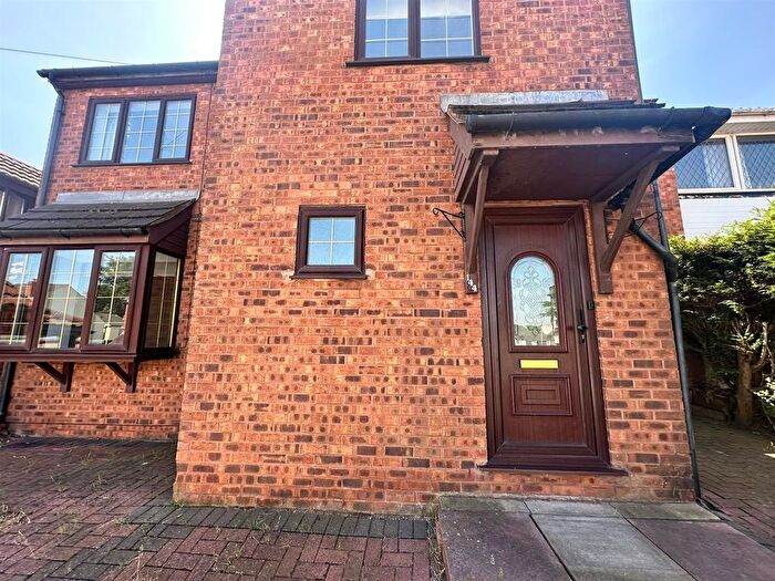 5 Bedroom Detached House To Rent In Walsall Road, Darlaston, Wednesbury, WS10