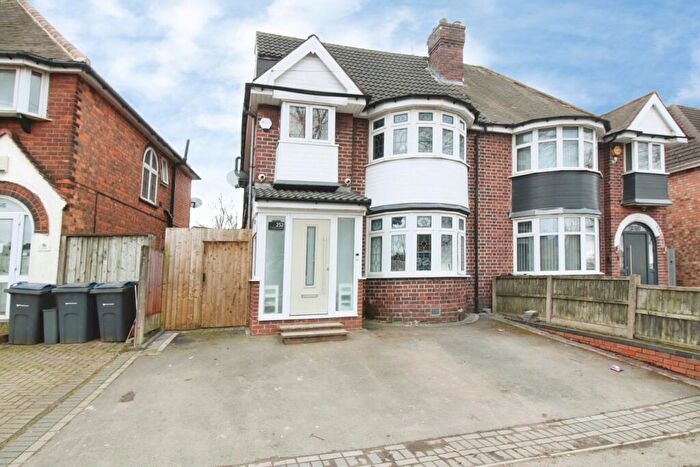 4 Bedroom Semi Detached House For Sale In Stockfield Road, Yardley, Birmingham, West Midlands, B25