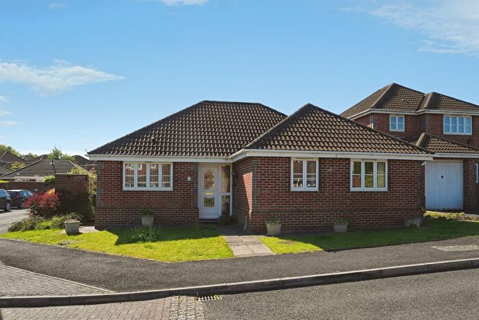 3 Bedroom Detached Bungalow For Sale In Hicks Avenue, Emersons Green, Bristol, BS16